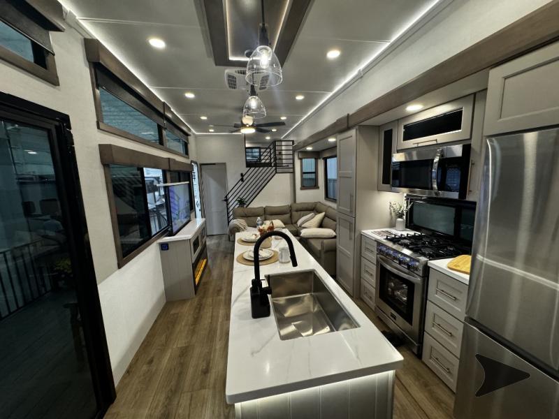 New 2025 Alliance RV BENCHMARK 44LFT Travel Trailer at