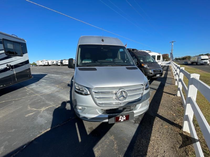 2021 Mercedes Benz Sprinter 2500 photo 3