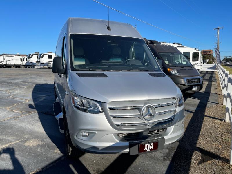 2021 Mercedes Benz Sprinter 2500 photo 2