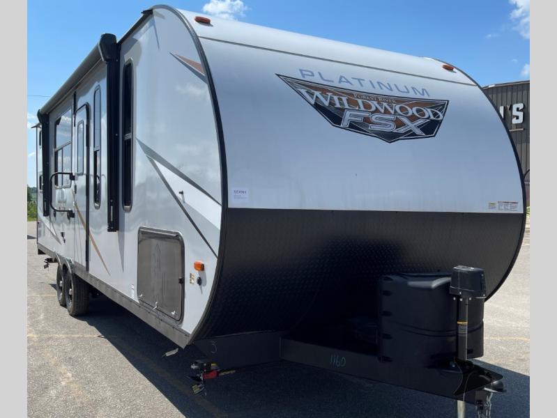 テントウムシ by hikmet ekrekli 2023 New 2023 Forest River RV Wildwood FSX 265RTK Toy Hauler