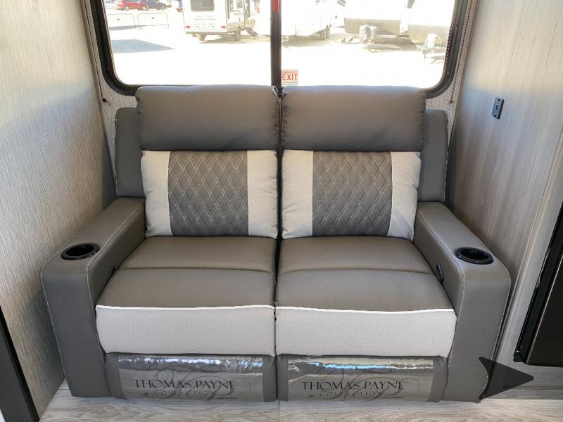 2025 Hideout Hideout photo 4