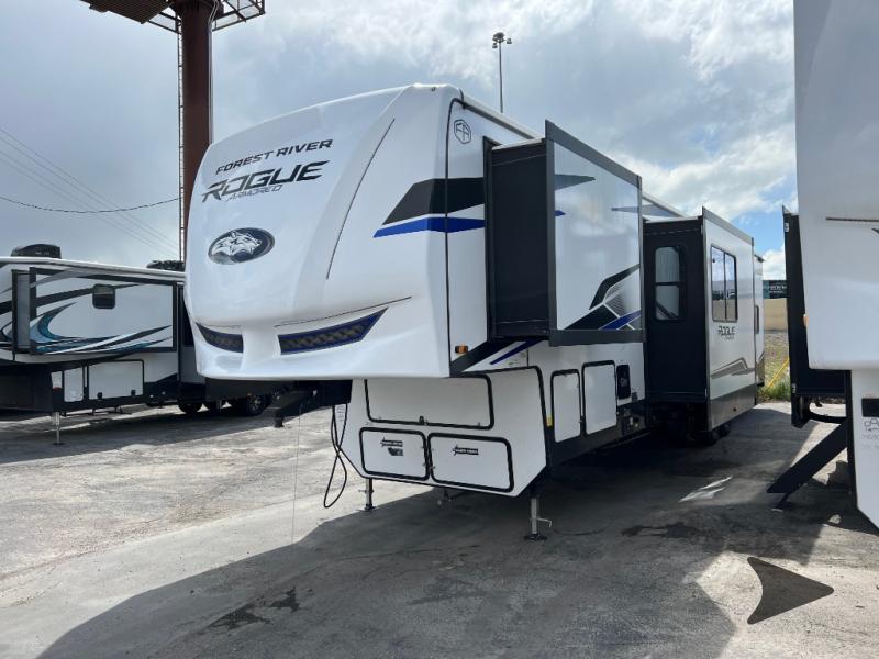 2025 Forest River Vengeance photo 4