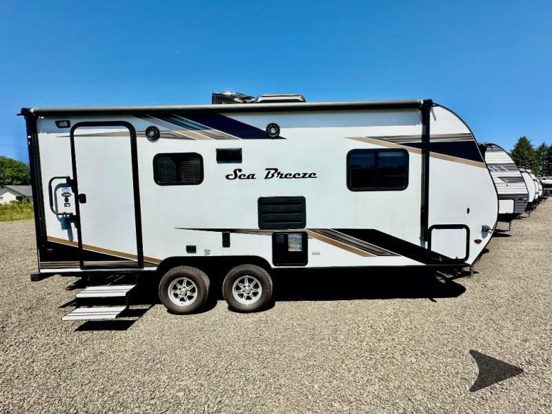 Used 2021 Pacific Coachworks Sea Breeze Mini 18RBS Travel Trailer at ...