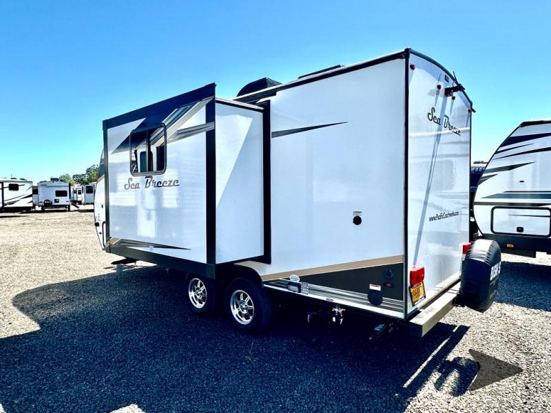 Used 2021 Pacific Coachworks Sea Breeze Mini 18RBS Travel Trailer at ...