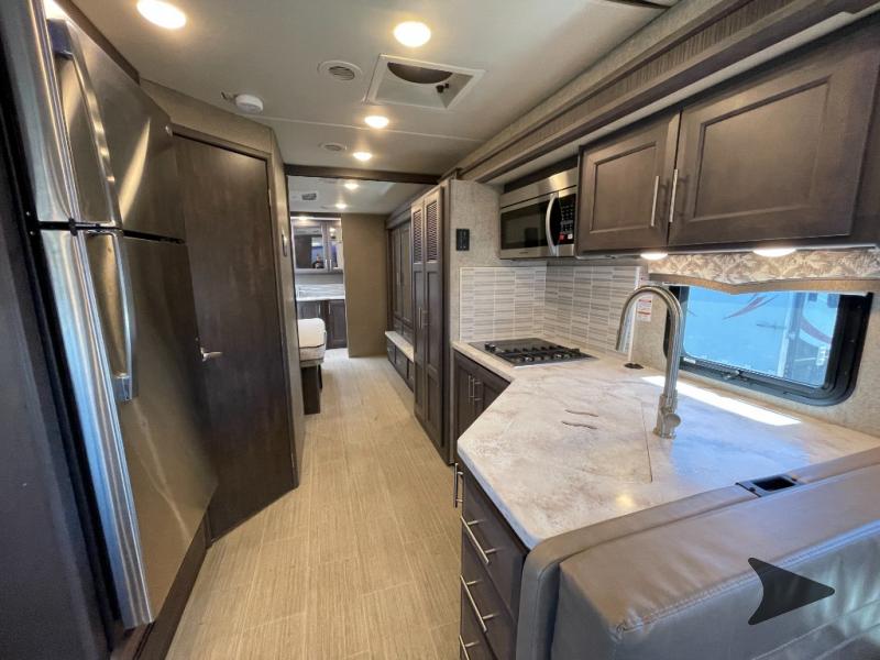 2022 Ford F-600 photo 4