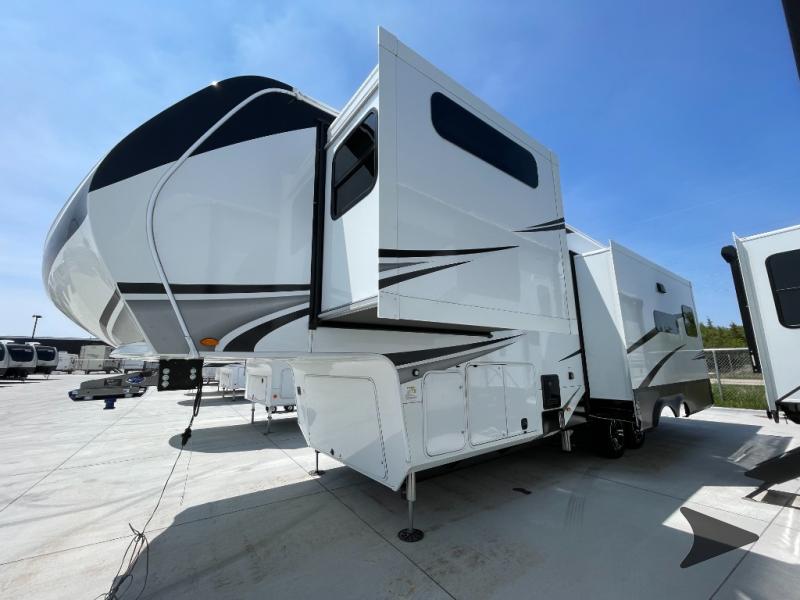 2025 Grand Design Recreational Solitude Wide body photo 4