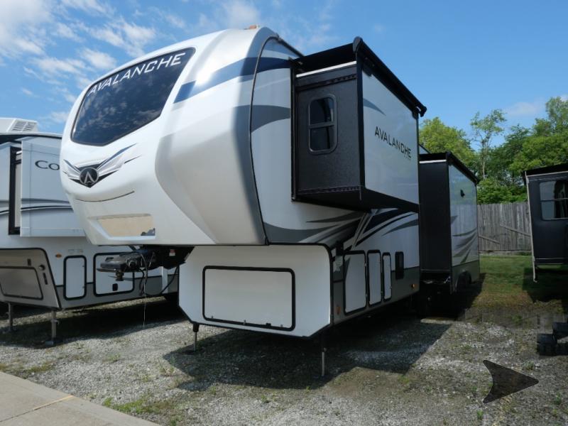 2022 Keystone RV avalanche 312rs