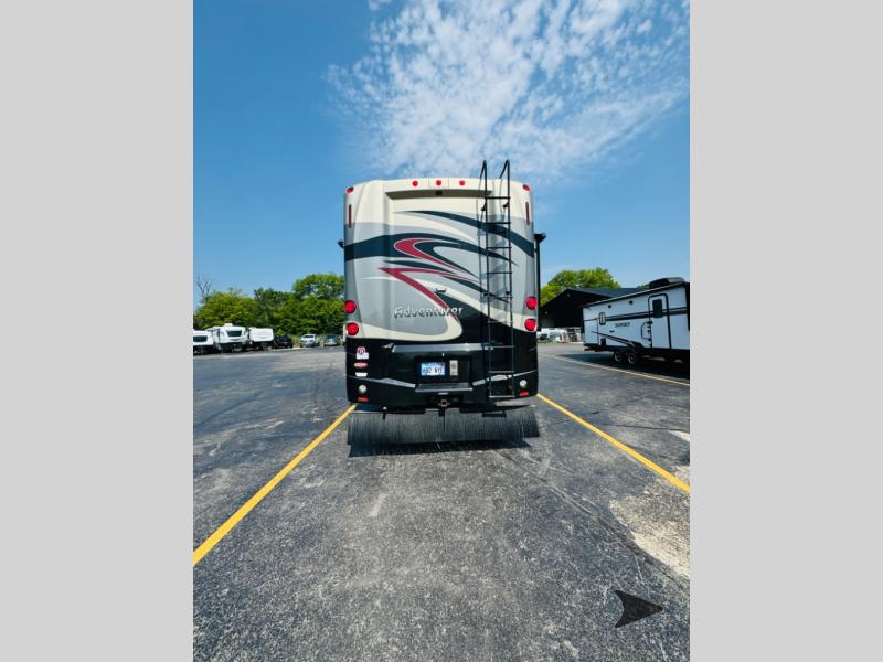 2013 Winnebago adventurer 37f