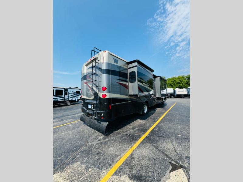 2013 Winnebago adventurer 37f