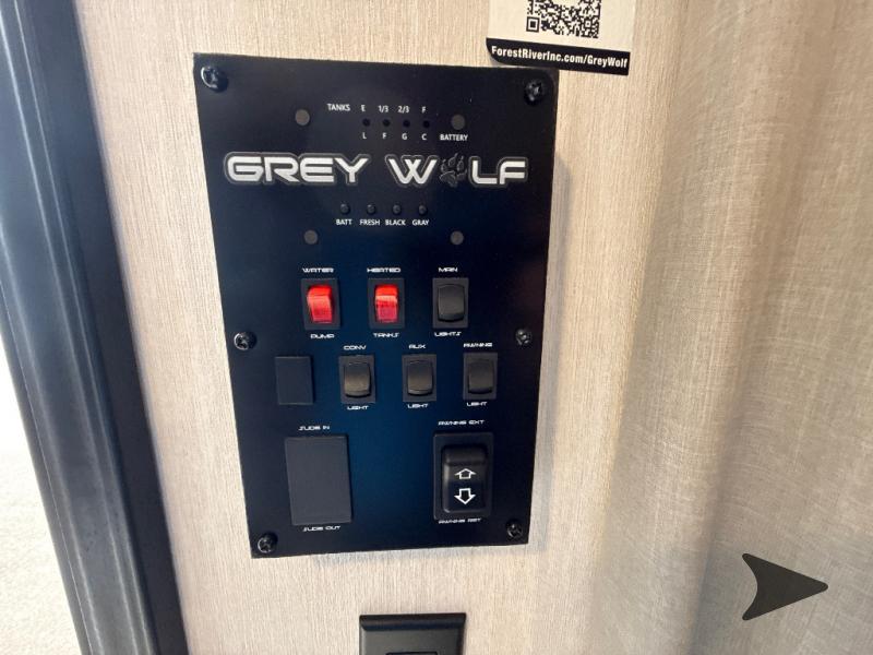 【新品未開封】VALIS 複製原画　深背界市へ New 2026 Forest River RV Cherokee Grey Wolf Black Label 18RRBL Toy