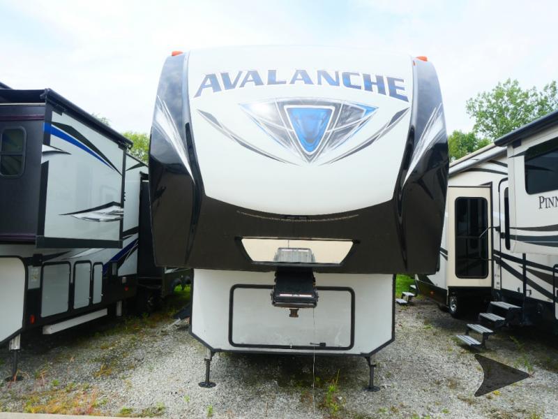 2020 Keystone RV avalanche 338gk