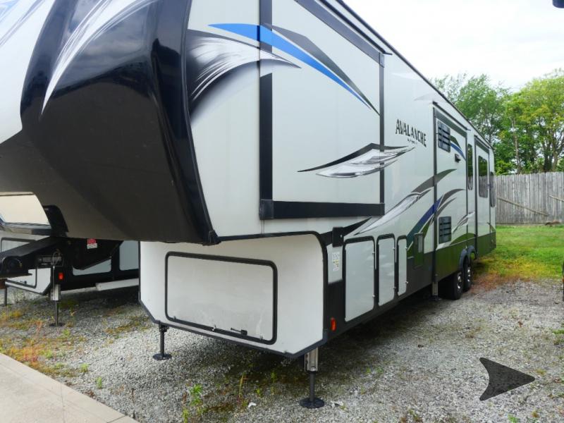 2020 Keystone RV avalanche 338gk