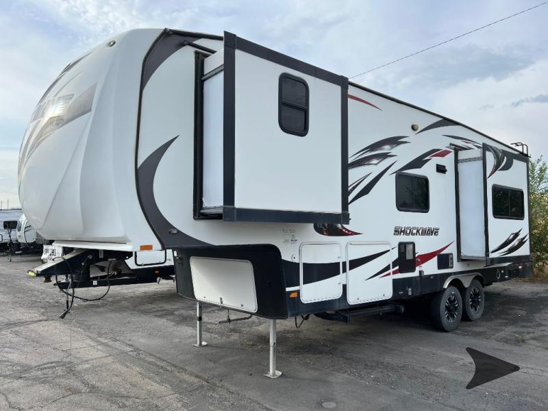 2018 Forest River Shockwave Toy Hauler photo 4