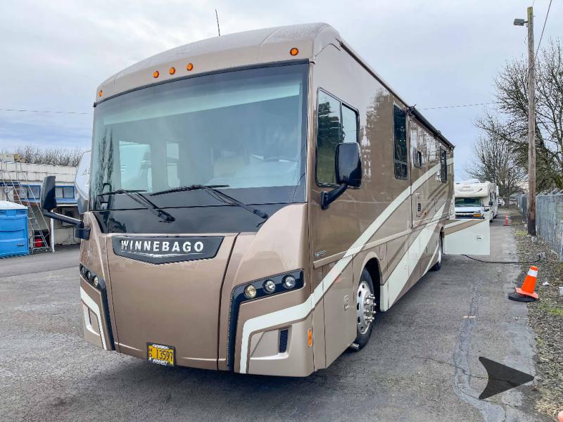 2018 Winnebago Forza 38F specs and literature guide