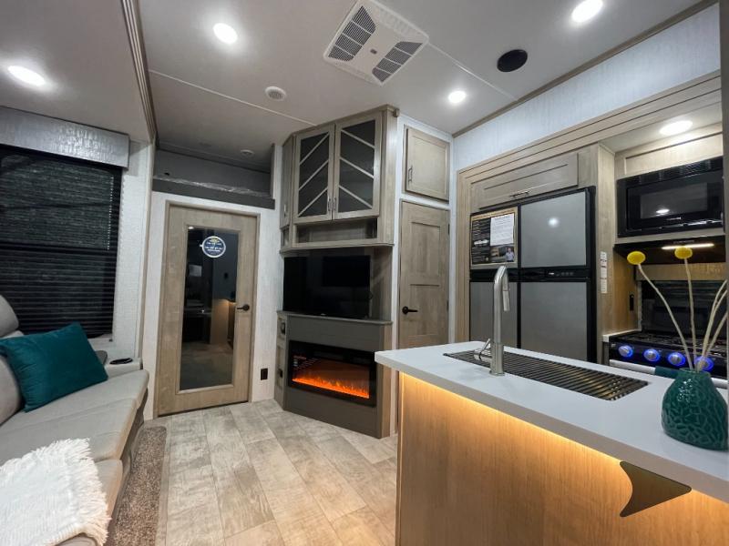 New 2023 Grand Design Momentum G-Class 350G Toy Hauler Fifth Wheel at ...