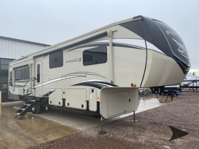 Used 2022 Jayco Pinnacle 37MDQS Fifth Wheel at Bish's RV Great Falls