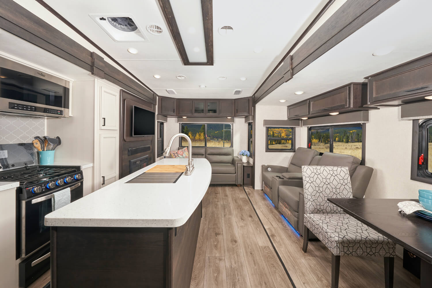 Highland Ridge Fifth Wheels