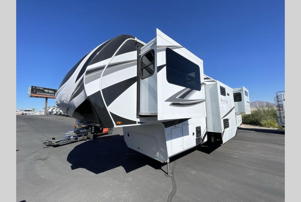 New 2023 Grand Design Solitude 382WB Fifth Wheel at Blue Compass RV ...