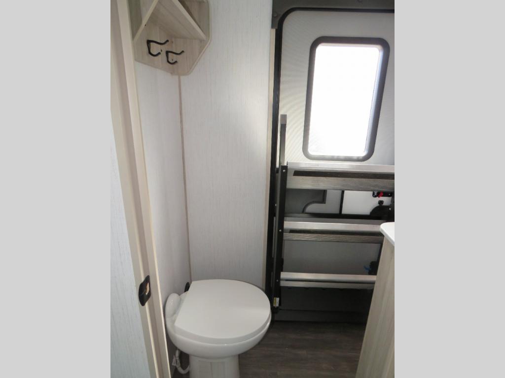 New 2022 Cruiser Twilight Signature TWS 3300 Travel Trailer at Blue ...