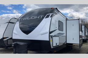 New 2022 Cruiser Twilight Signature TW2580 Photo