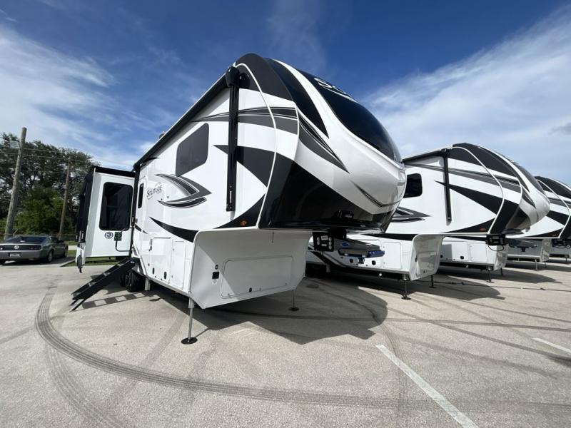 New 2024 Grand Design Solitude 310GK Fifth Wheel at Blue Compass RV ...