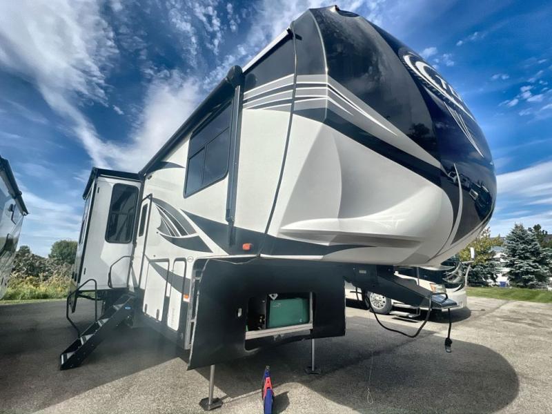 Used 2018 Heartland Torque TQ 321 Toy Hauler Fifth Wheel at Blue ...