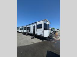 New 2025 Forest River RV Salem Villa Series 40RLB Photo
