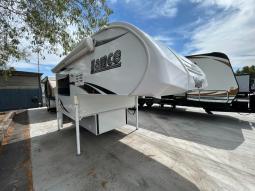 Used 2019 Lance 650 Photo