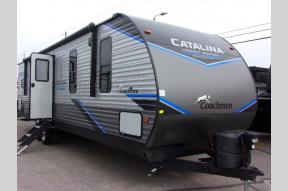 New 2022 Coachmen RV Catalina Legacy 303RKDS Photo