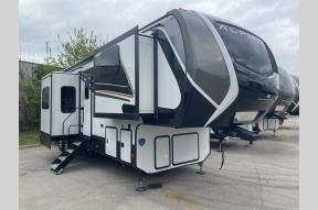 New 2025 Keystone RV Alpine 3820FK Photo