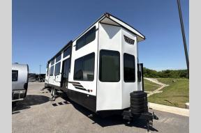 Used 2023 Forest River RV Wildwood 42VIEW Photo