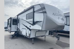 New 2023 Alliance RV Avenue 32RLS Photo