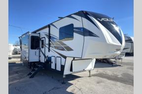 Used 2019 Dutchmen RV Voltage TRITON 3535 Photo