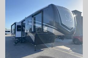 New 2025 DRV Luxury Suites Mobile Suites 41 RKDB Photo