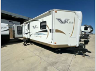 Used 2017 Forest River RV Flagstaff V-Lite 30WFKSS image
