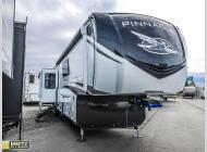 Used 2025 Jayco Pinnacle 38FBRK image