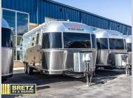 Used 2017 Airstream Flying Cloud 25 Twin image