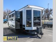 Used 2022 CrossRoads RV Hampton 372FDB image