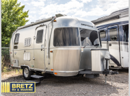 Used 2016 Airstream RV International Signature 19 image