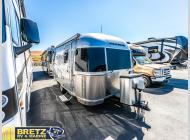 Used 2017 Airstream RV Flying Cloud 19 image
