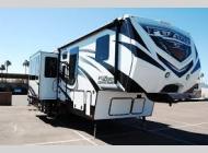 Used 2015 Keystone RV Fuzion 401 Chrome image