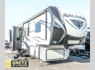 Used 2018 Keystone RV Avalanche 375RD image