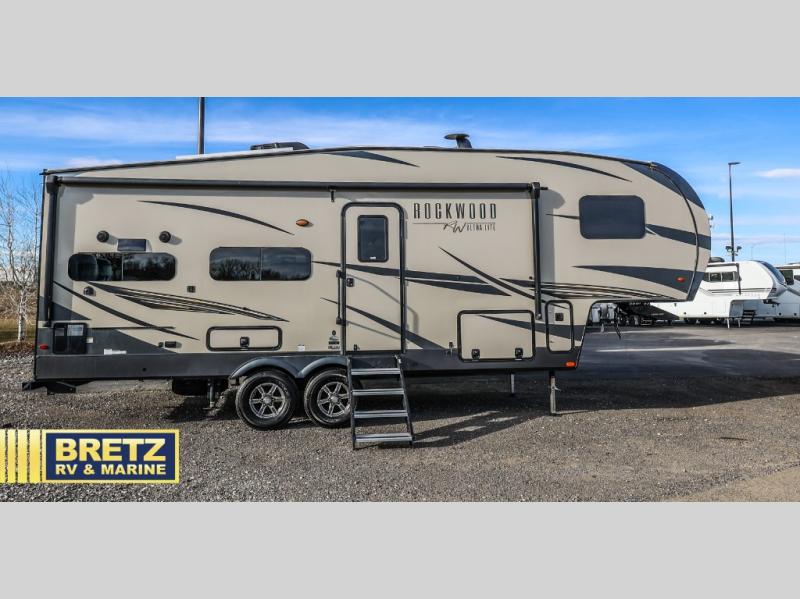 RV listing image