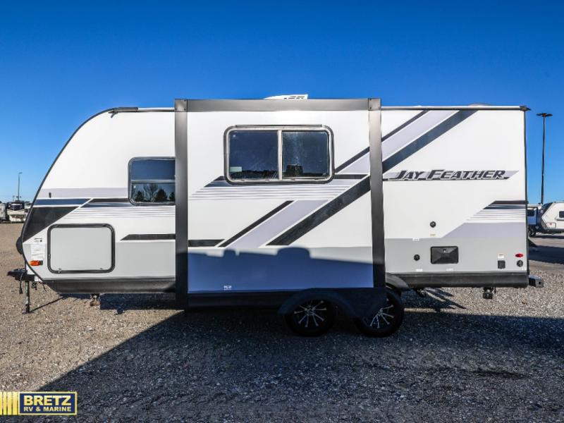 RV listing image
