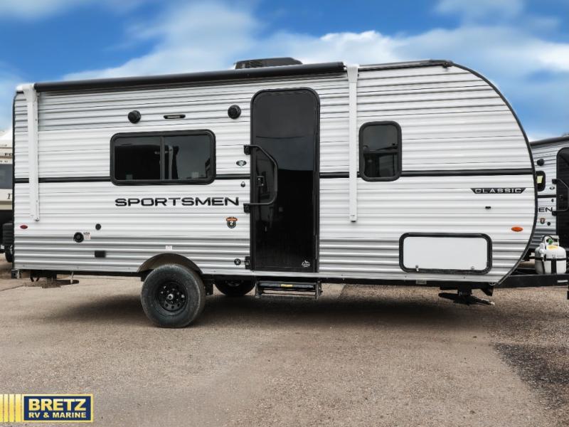 RV listing image