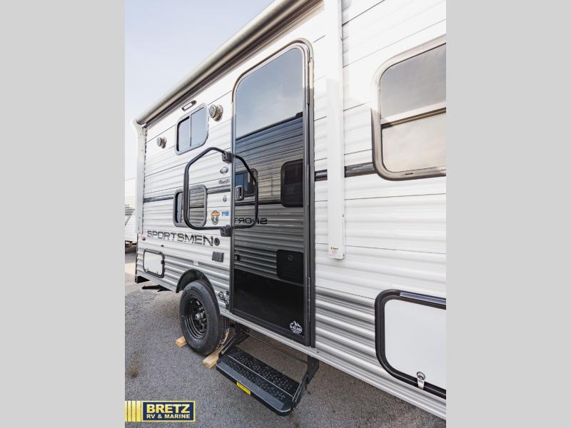 RV listing image