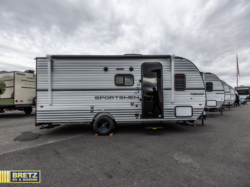 RV listing image