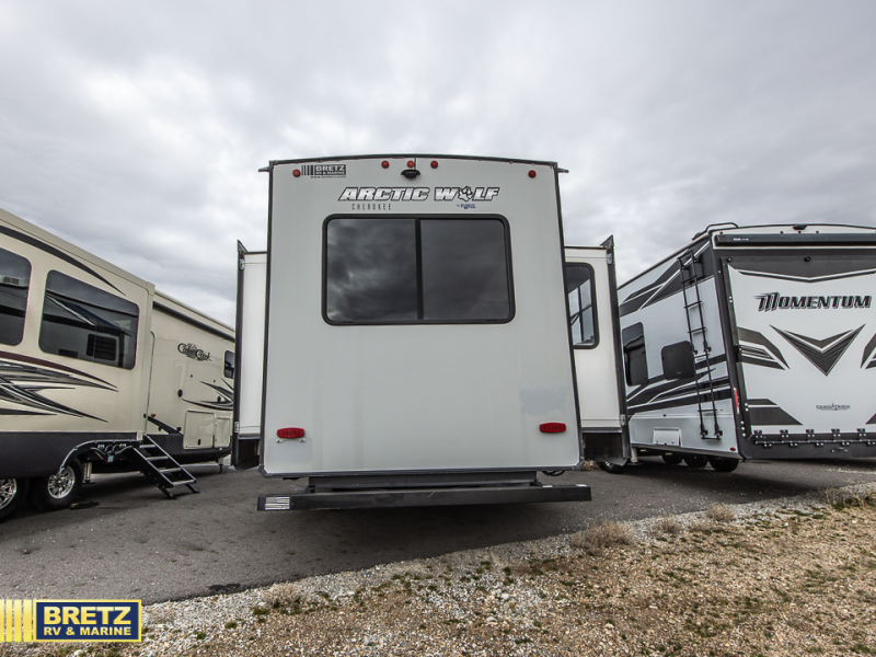 RV listing image