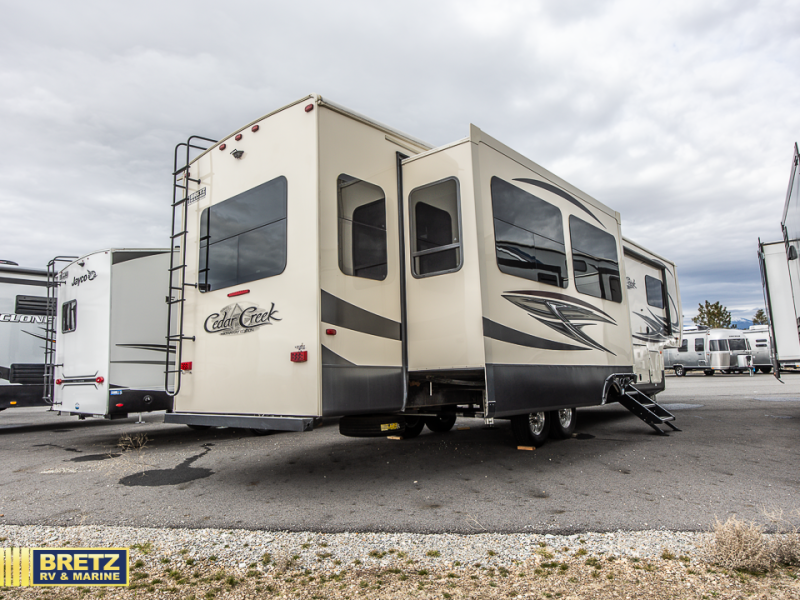 RV listing image