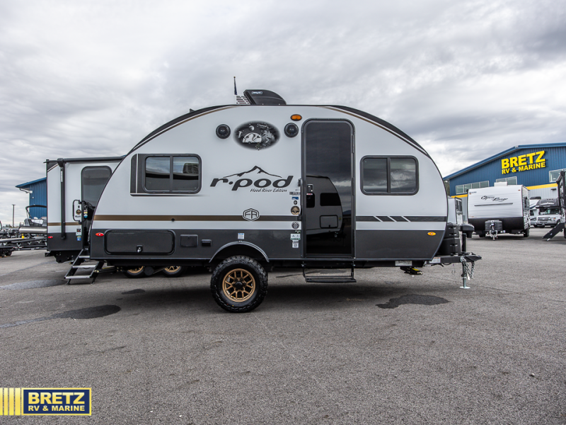 RV listing image
